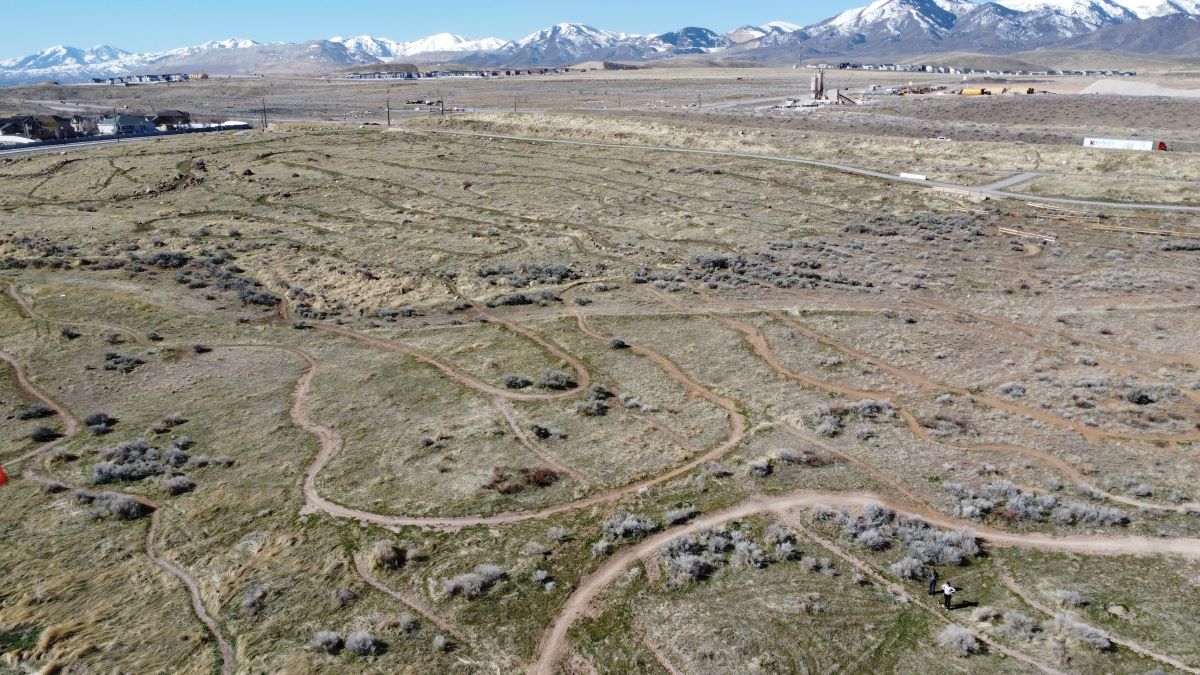 A large area with a few people in it.